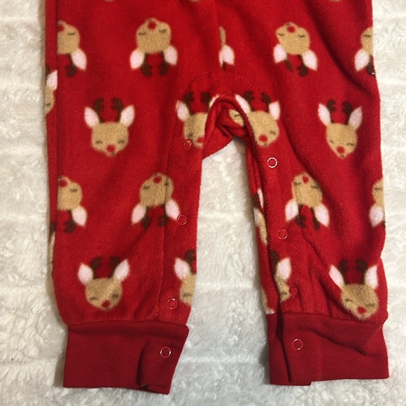 HB reindeer pajamas with a hoodie. Sz 6-9 mos. Red. Zip front - Picture 6 of 7